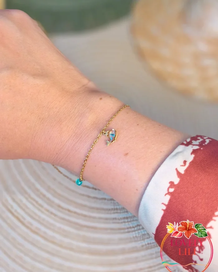 bracelet baleine doré porté