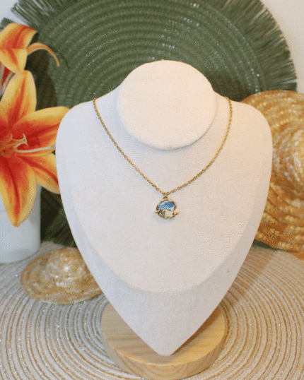 Collier chant de la baleine résine bleue acier inoxydable doré