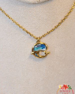 collier chant de la baleine doré gros zoom