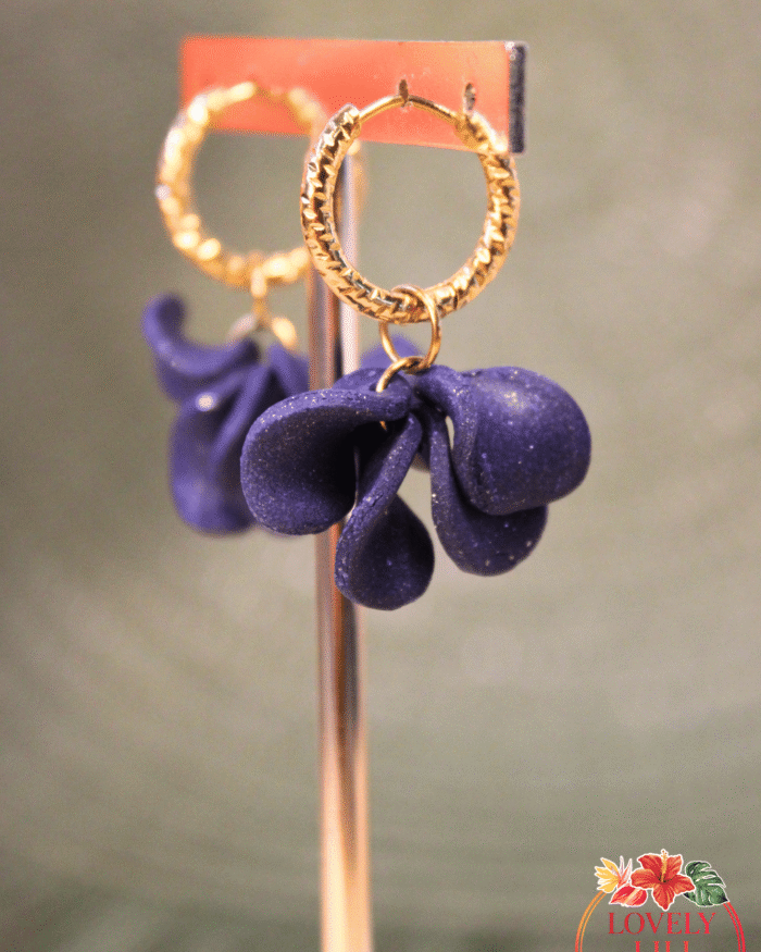 Boucles d&rsquo;oreilles Jolies Lili bleu nuit scintillant droite