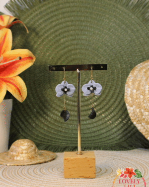 Boucles d&rsquo;oreilles orchidées Fleurs Bleues pastel et nuit scintillant