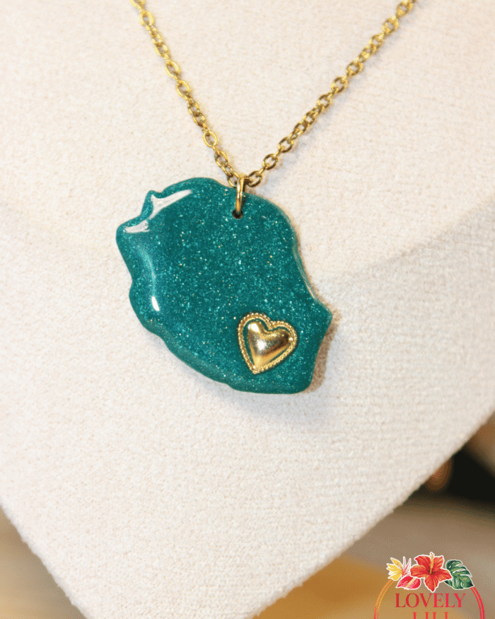 Collier Lovely Péi coeur détails