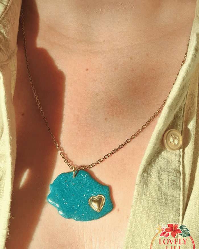 Collier Lovely Péi coeur porté zoom