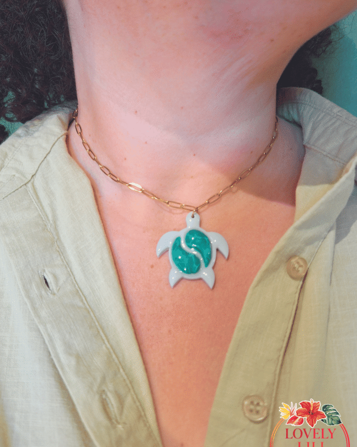 Collier Précieuse Tortue porté