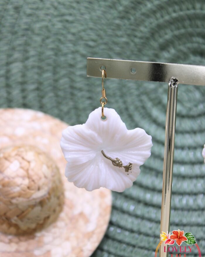 Boucles doreilles Lovely Péi Hibiscus blanc pailleté coté droit
